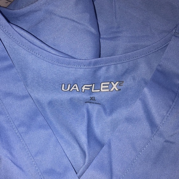 Scrub set - Picture 4 of 6